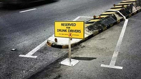Affiche de prévention contre l'alcool au volant : place de parking réservée