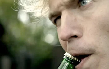 La bière San Miguel lance l’ouverture facile