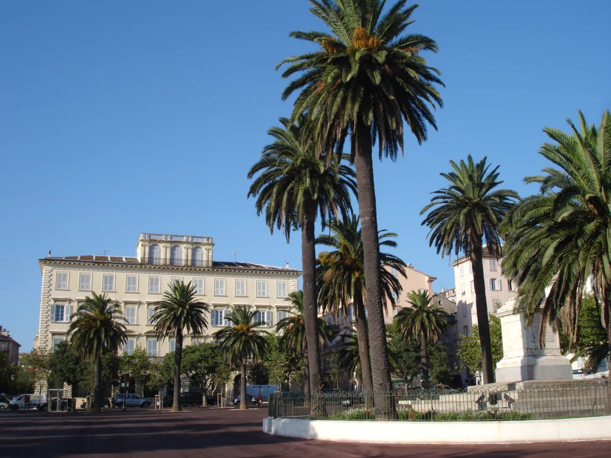 La place Saint-Nicolas de Bastia, cadre du Bastia Beer Festival