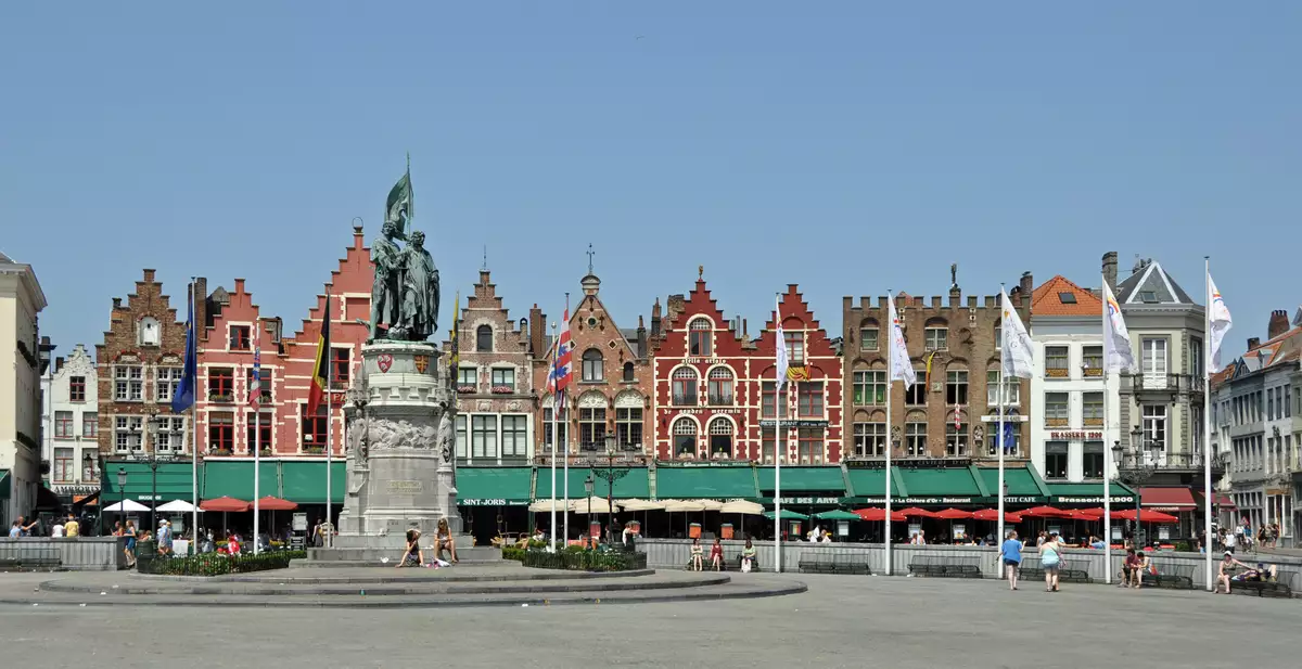La place du Markt à Bruges, ville hôte du Bruges Beer Festival 2026