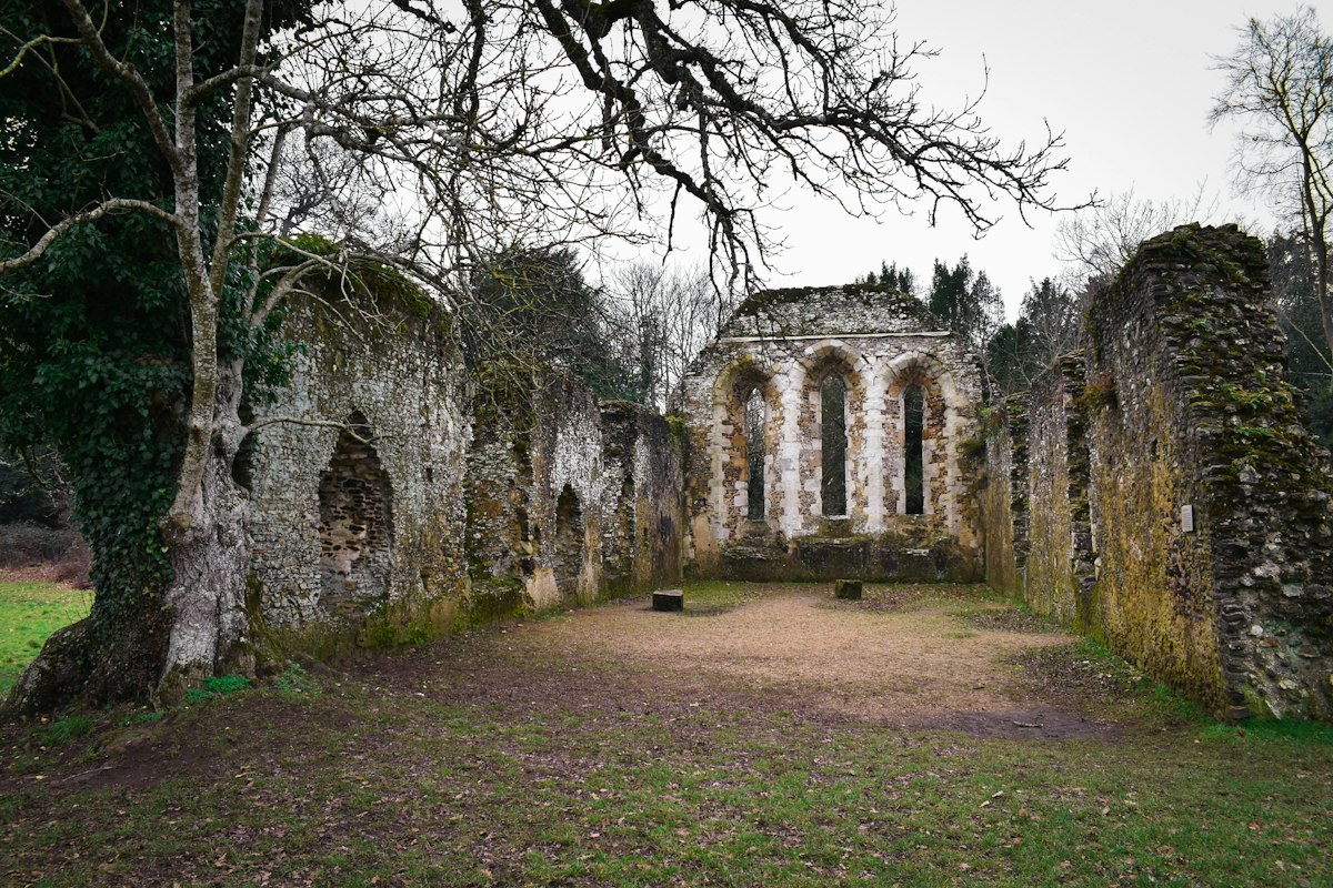 Abbaye bénédictine en pierre, brasserie abbaye Saint-Wandrille en Normandie